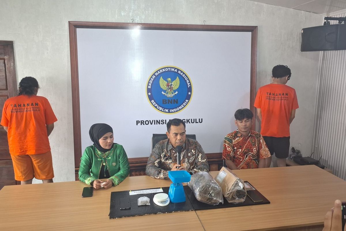 Terima 2 Kg Ganja via Ekspedisi, 2 Mahasiswa Bengkulu Diringkus BNN