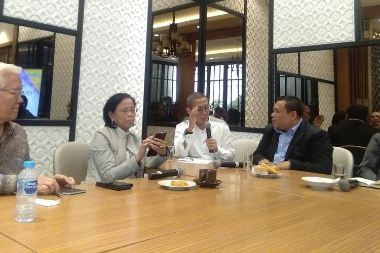 Focus Group Discussion (FGD) membahas mengenai kinerja Otoritas Jasa Keuangan (OJK) di Aromanis Restaurant, Jakarta, Selasa (28/1/2020).