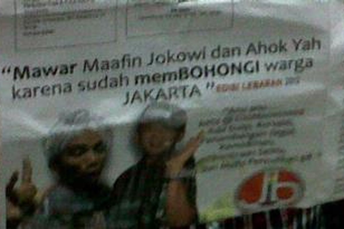 Selebaran gelap Jokowi-Basuki yang ditemukan di daerah Tanjung Duren, Jakarta Barat. Hari ini, Rabu, (12/9/2012) dilaporkan oleh tim Jakarta Baru ke Panwaslu DKI.