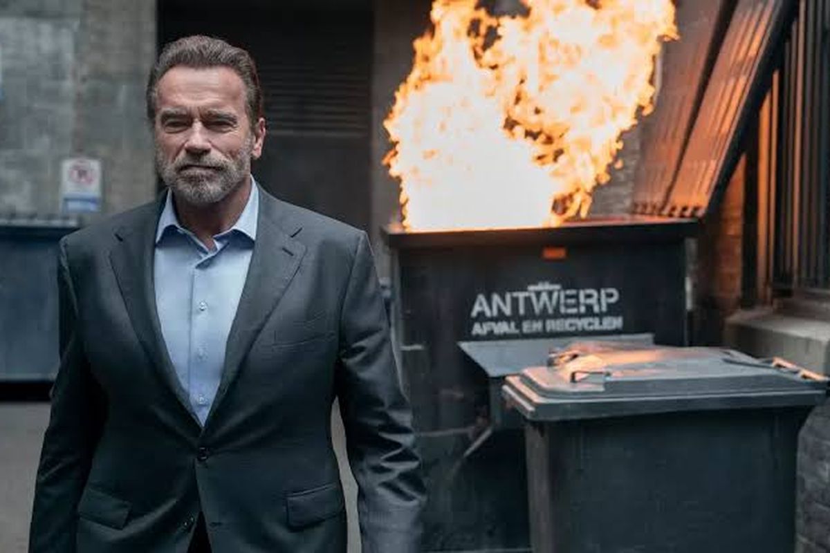Arnold Schwarzenegger Terima Gelar Doktor Kehormatan di Belfast, Kenang Momen Bersejarah