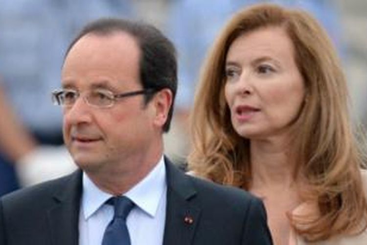 Presiden Perancis Francois Hollande dan pasangannya, Valerie Trierweiler.