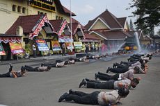 “Kepolisian Harus Terus Menjaga Jarak dari Godaan Politik...”