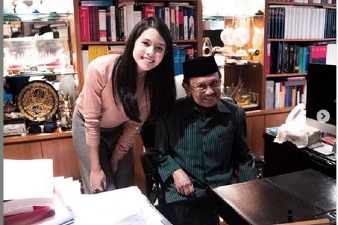 Maudy Ayunda Sedih BJ Habibie Tak Bisa Nonton Film Habibie & Ainun 3