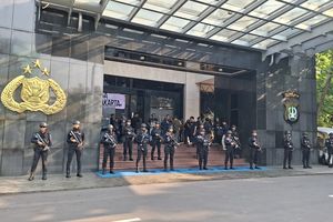 Puluhan Brimob Bersenjata Jaga Konferensi Pers Polda Metro Jaya