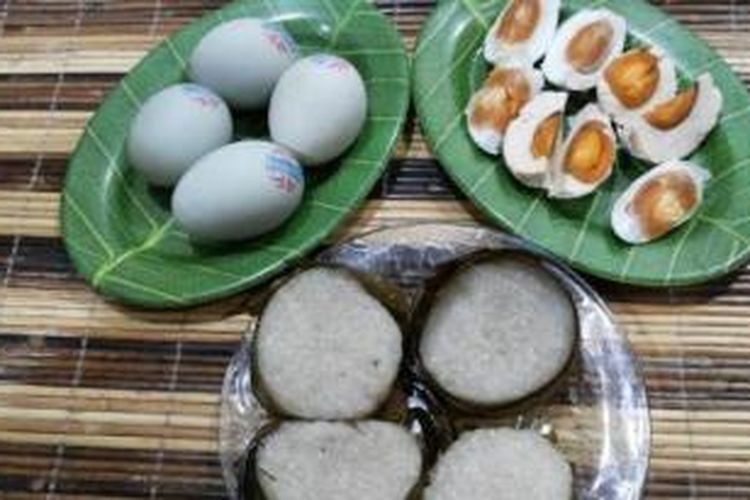 Hintalu Jaruk, telur asin khas orang Banjar. 