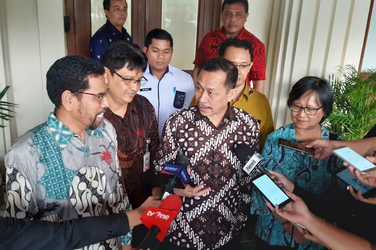 Ketua Komnas HAM Ahmad Taufan Damanik di kantor Kemenko Polhukam, Jakarta, Jumat (24/1/2020).