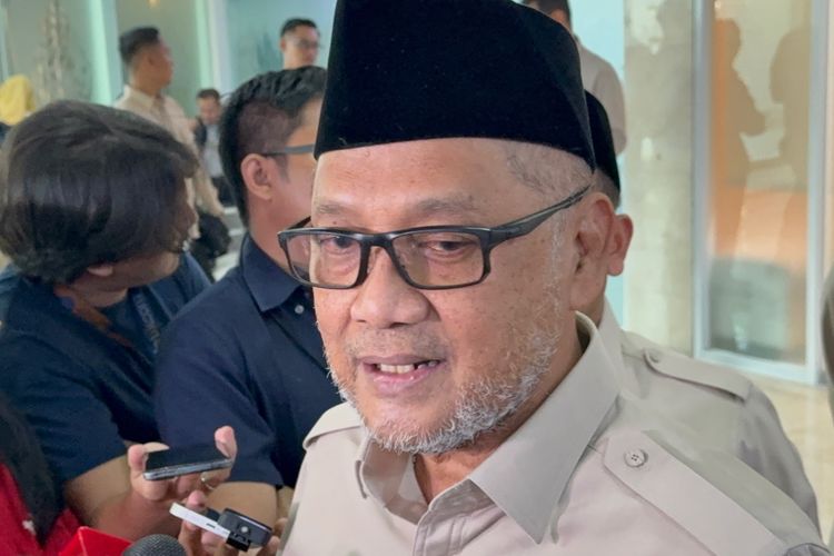 Prabowo Minta Biaya Haji 2027 Turun Lagi? Ini Kata Menhaj Irfan Yusuf