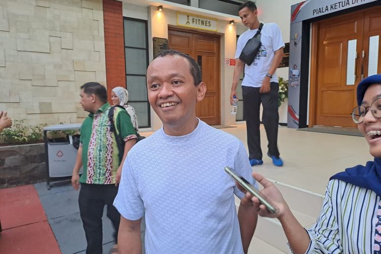 Menteri Investasi yang juga kader Partai Golkar Bahlil Lahadalia saat ditemui di Sport Center DPR, Senayan, Jakarta Pusat, Selasa (1/11/2022). 