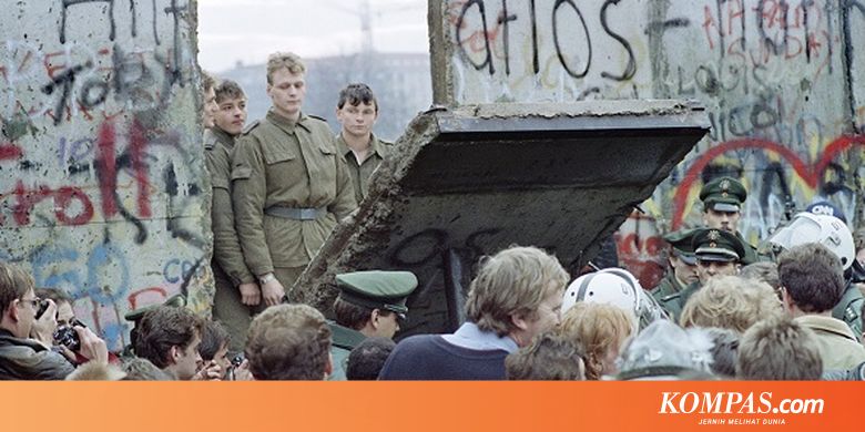 Hari Ini dalam Sejarah: Tembok Berlin Dirobohkan Massa