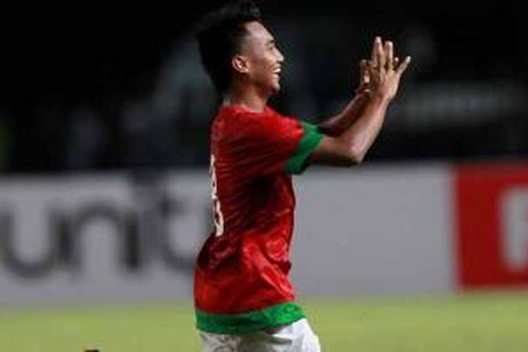 Pemain Indonesia, Muhammad Hargianto berselebrasi usai membobol gawang Filipina pada pertandingan kualifikasi Piala Asia U-19 di Stadion Utama Gelora Bung Karno, Jakarta, Kamis (10/10/2013). Indonesia unggul 2-0. 