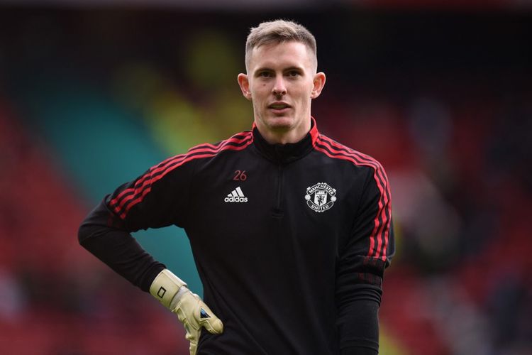 Kiper Manchester United, Dean Henderson, membuka tabir mengenai janji-janji yang tak ditepati kubu Old Trafford selama musim Premier League 2021-2022.