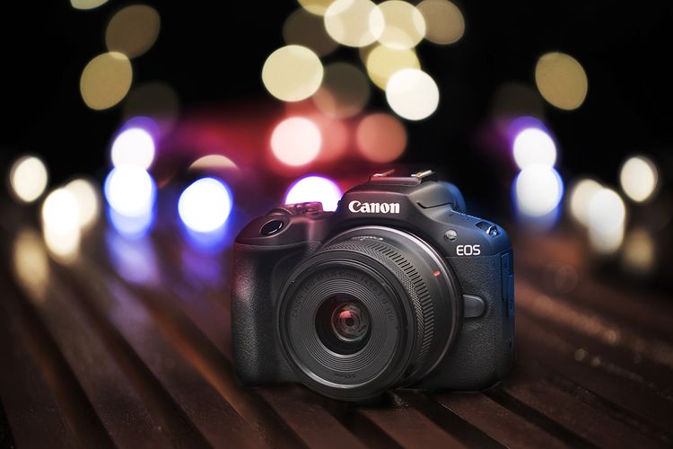 Kamera mirrorless Canon EOS R100