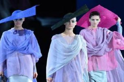 Topi Besar Giorgio Armani Mendominasi Milan Fashion Week 