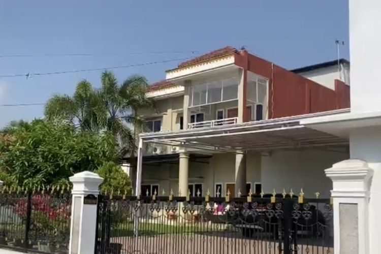 Eks Bupati Kebumen Kena OTT KPK, Warga Sebut Arif Sudah Lama Tak Terlihat di Rumah