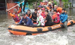 Tinjau Banjir di Manggala, Danny Pomanto: Seluruh Pengungsi Harus Tertangani dengan Baik