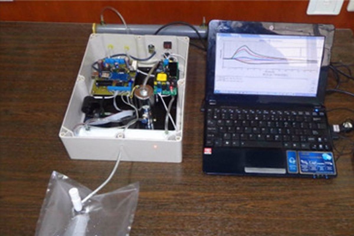 Perangkat Hidung Elektronik yang dikembangkan dalam disertasi doktor Hari Agus Sujono di ITS (18/2/2019). 

