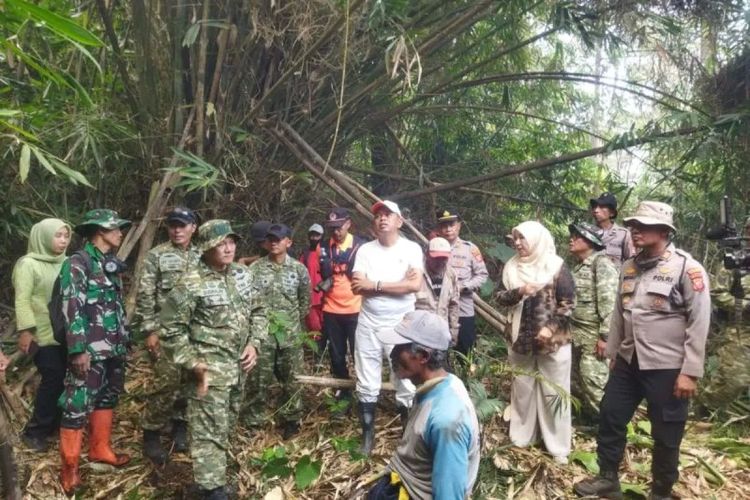 Dedi Mulyadi Targetkan Karhutla Gunung Ciremai Padam dalam 2 Hari, 500 Orang Dikerahkan