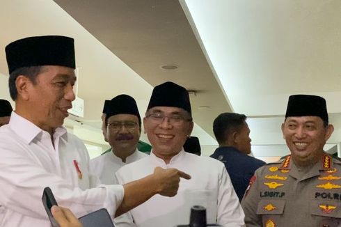Di Hadapan Jokowi, Kapolri Pilih Umbar Senyum Saat Ditanya Dugaan Penguntitan Jampidsus