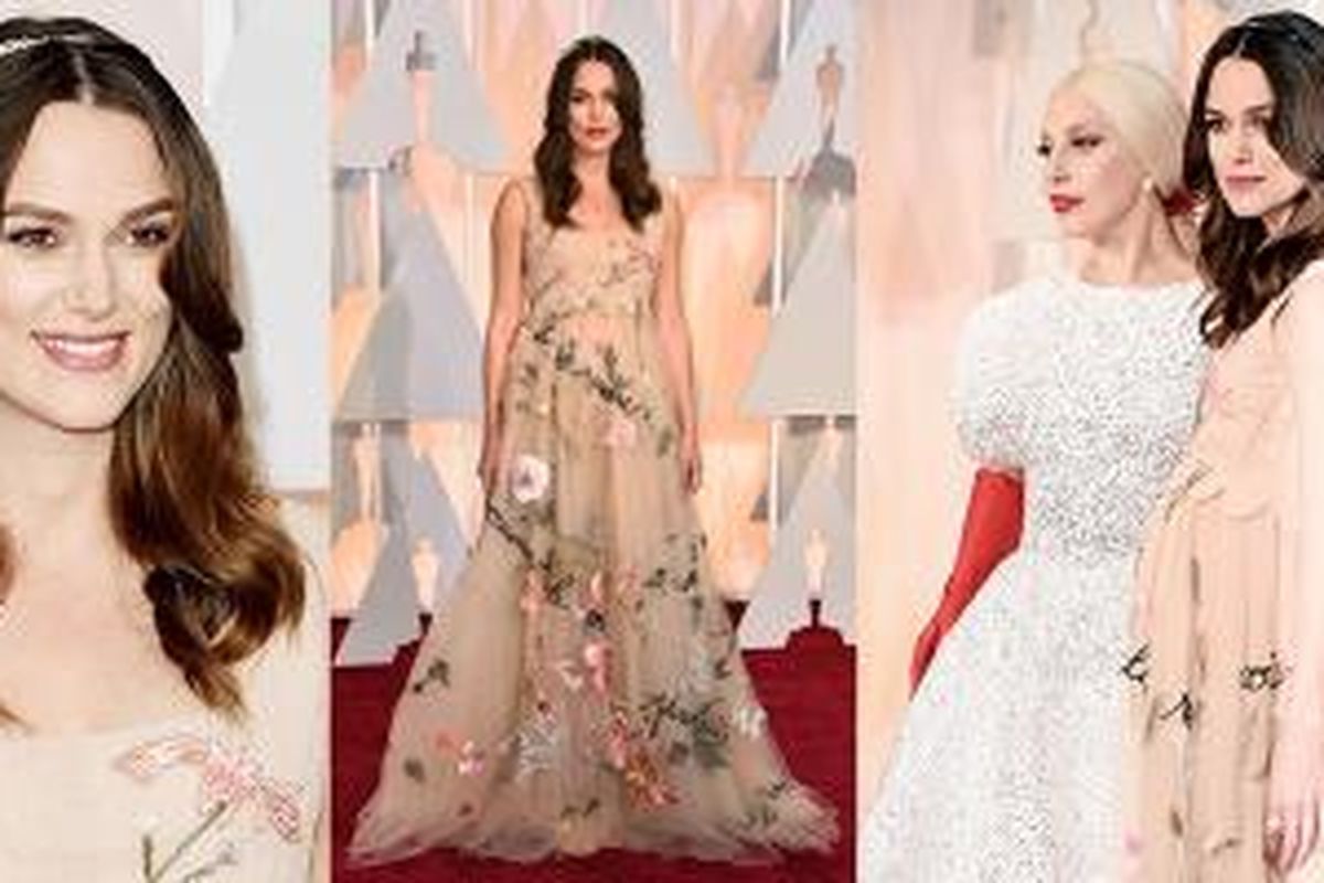 Keira Knightley mengenakan gaun rancangan Valentino dan sempat berpose bersama Lady Gaga di atas karpet merah.