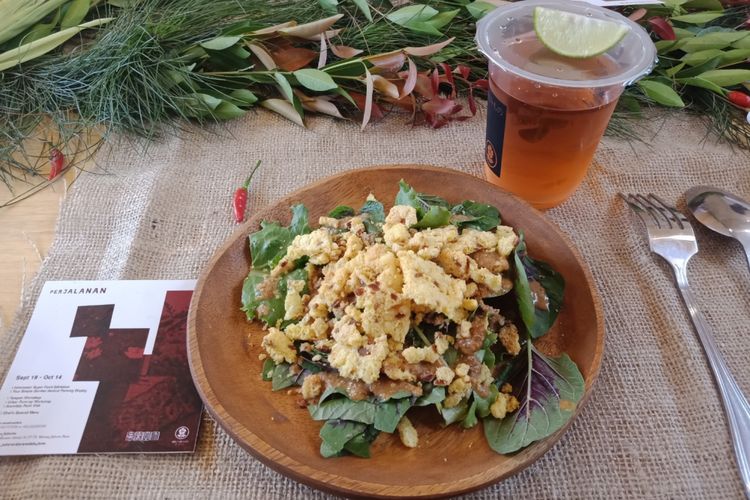 Salad hasil memetik langsung di Arumdalu Farm di Scientia Park, Serpong salah satu wisata agro di dekat Jakarta, Selasa (18/9/2018).