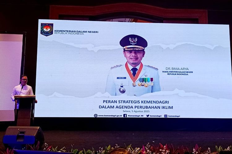 Wakil Menteri  Dalam Negeri Bima Arya Sugiarto dalam Konferensi Nasional Pendanaan Ekologis Ke-6 di Jakarta, Selasa (5/8/2025)