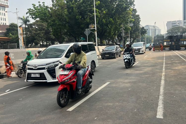 Massa Demo MBG Bubar, Jalan Medan Merdeka Selatan Kembali Dibuka