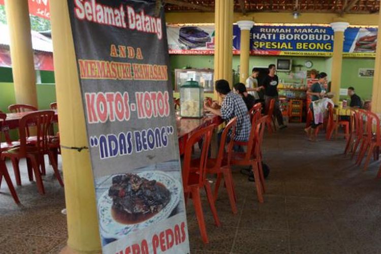 Rumah makan Sehati di Kecamatan Borobudur, Kabupaten Magelang, Jawa Tengah, yang menyediakan menu khas mangut ikan beong. 