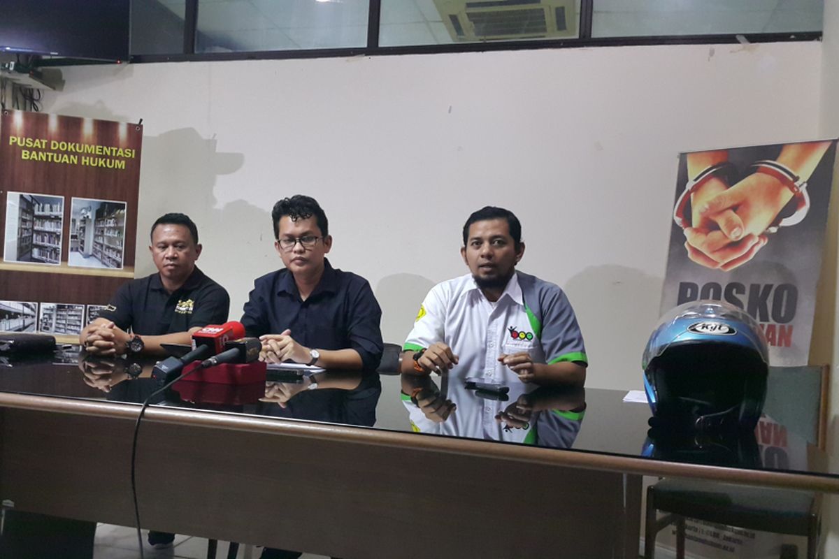 Road Safety Association (RSA) dan LBH Jakarta menggelar konferensi pers terkait penolakan mereka terhadap kebijakan perluasan pelarangan sepeda motor di Jakarta. Konferensi pers digelar di Kantor LBH Jakarta, Jalan Diponegoro, Minggu (3/9/2017).