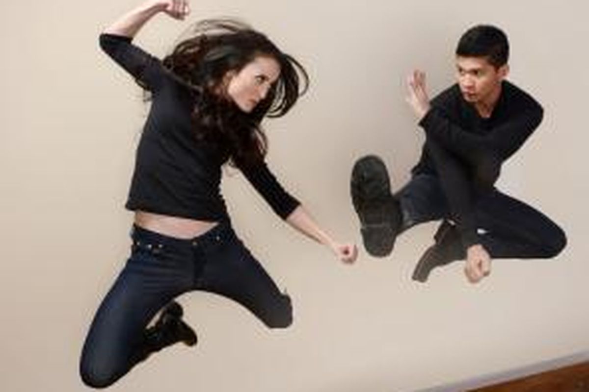 Julie Estelle dan Iko Uwais, dua bintang film The Raid 2: Berandal, beraksi untuk pemotretan di The Getty Images Portrait Studio, The Village at The Lift, 22 Januari 2014 waktu setempat dalam Sundance Film Festival 2014 di Park City, Utah, AS. 