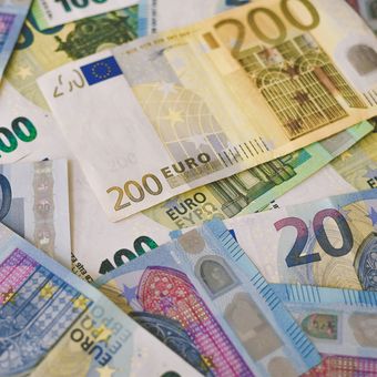 Ilustrasi mata uang euro.