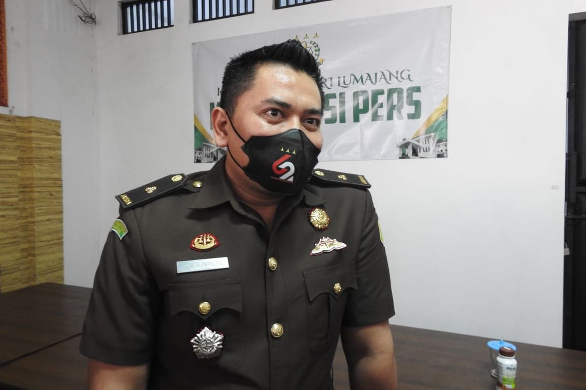 Kasi Pidsus Kejaksaan Negeri Lumajang Lilik Dwi Prasetyo di Kantor Kejaksaan Negeri Lumajang, Kamis (21/7/2022)