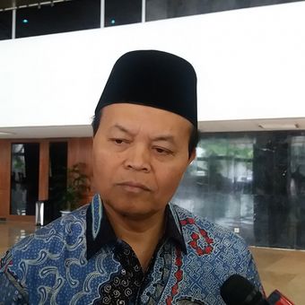 Wakil Ketua MPR RI Hidayat Nur Wahid di Kompleks Parlemen, Senayan, Jakarta, Jumat (27/10/2017).