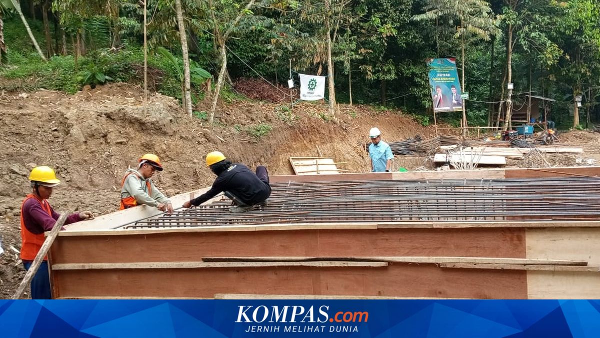 Ada Jembatan Gantung, Warga Lebak dan Pandeglang Tak Perlu Memutar Jauh