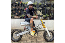 Honda Astrea Legenda Tora Sudiro, Kawin Silang Streetcub dan Scrambler