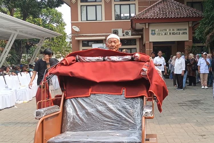 Becak Listrik untuk Lansia yang 