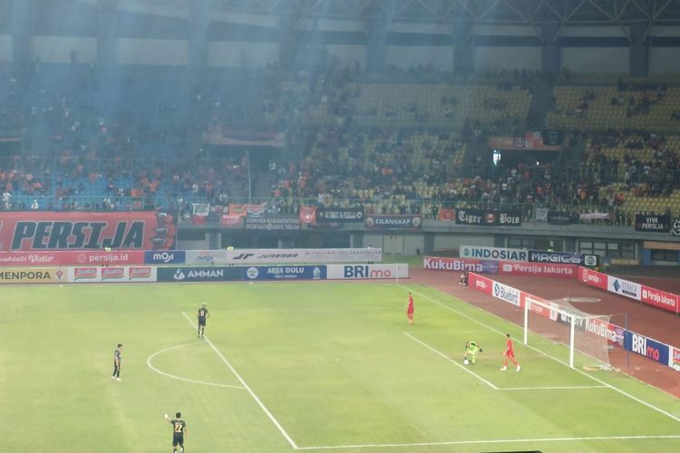 Situasi pertandingan Persija vs Bhayangkara FC pada pekan ketiga Liga 1 2023-2024 di Stadion Patriot Candrabhaga, Kota Bekasi, Minggu (16/7/2023).