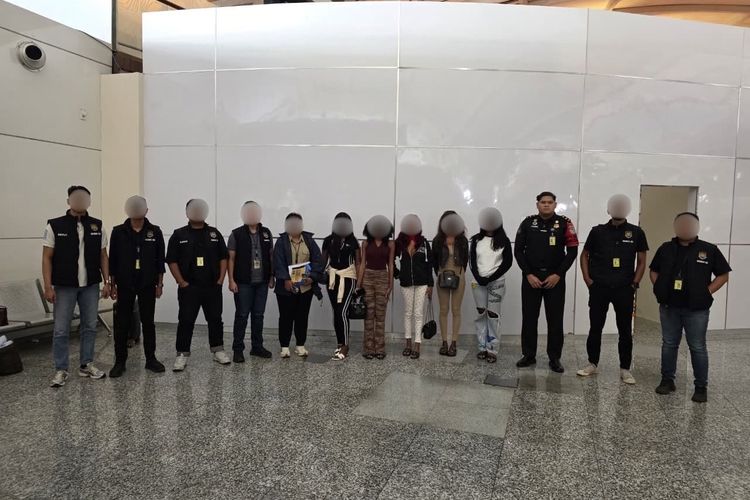 Imigrasi Deportasi 18 WNA di Bali, 10 di Antaranya Terlibat Prostitusi