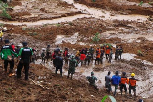 Hujan Deras, Evakuasi Korban di Banjarnegara Dihentikan Sementara