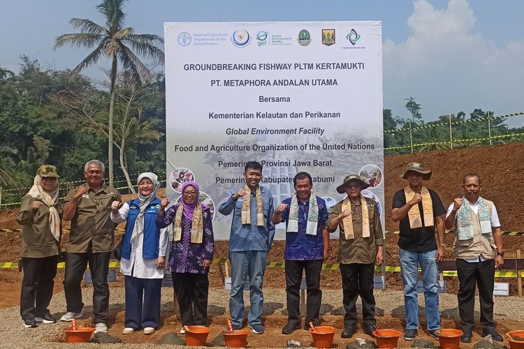 Kementerian Kelautan dan Perikanan (KKP) bersama dengan Food and Agriculture Organization (FAO) melakukan peletakan batu pertama (groundbreaking) dalam rangka pembangunan fishway di Sukabumi, Jawa Barat. 