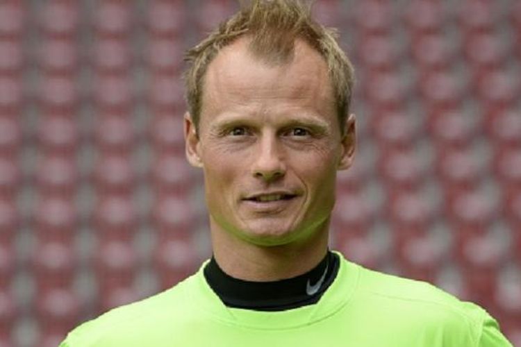 Belajar dari Insiden Alex Manninger Eks Kiper Arsenal Kecelakaan KA