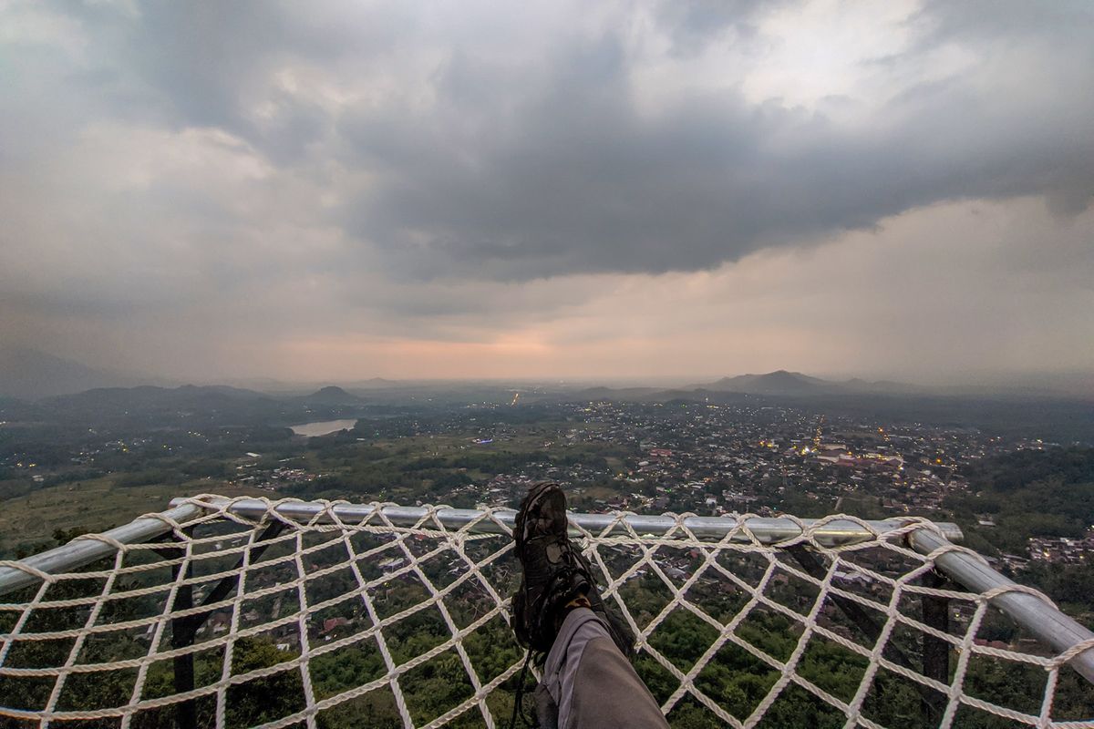 Salah satu spot foto di Gunung Gandul Hilltop Wonogiri.