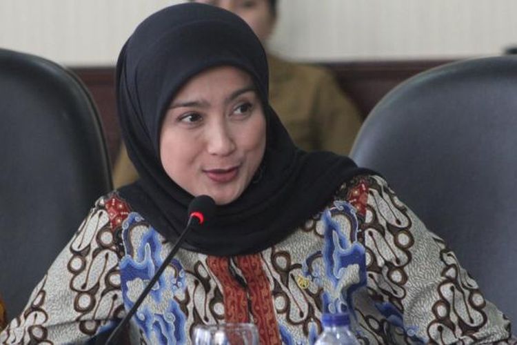 Kabar Duka, Ibunda Desy Ratnasari Meninggal Dunia