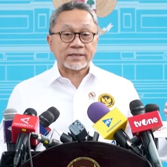 Menko Bidang Pangan, Zulkifli Hasan memberikan keterangan pers usai mengikuti rapat terbatas dengan Presiden Prabowo Subianto di Istana Kepresidenan, Jakarta, Selasa (8/9/2025).