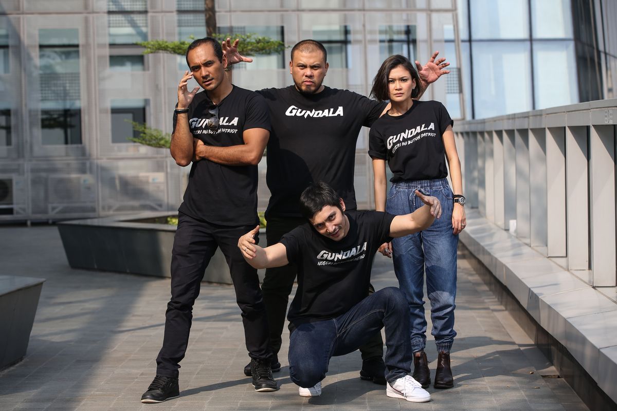 Ario Bayu, Joko Anwar, Marissa Anita, Abimana Aryasatya saat promo film Gundala di Kantor Redaksi Kompas.com di Menara Kompas, Jakarta, Kamis (20/6/2019). Film Gundala akan tayang di bioskop mulai 29 Agustus 2019.