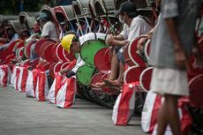 Saling Sangkal Timbunan Sembako Bantuan Presiden, Siapa Bertanggung Jawab?