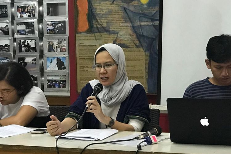 Koordinator Kontras Yati Andriyani saat konferensi pers di Kantor Kontras, Jakarta Pusat, Senin (10/12/2018). 