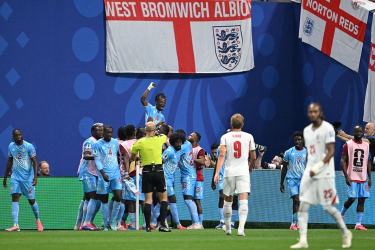 Hasil HT Inggris Vs RD Kongo 0-1: Gol Kejutan dari Brian Cipenga