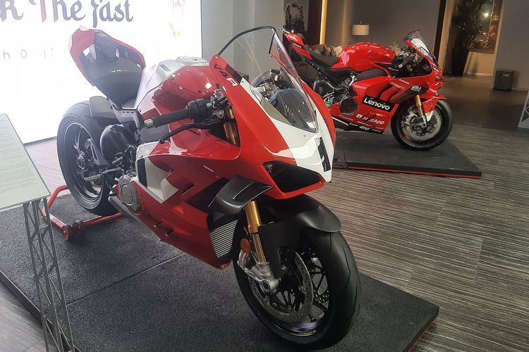 Dua motor baru spesial Ducati Indonesia
