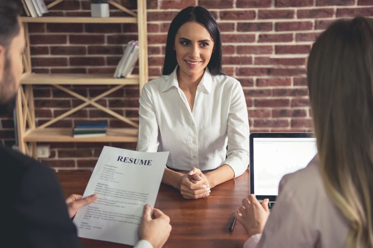 Kelengkapan CV memperbesar peluang seseorang dipanggil untuk wawancara kerja.