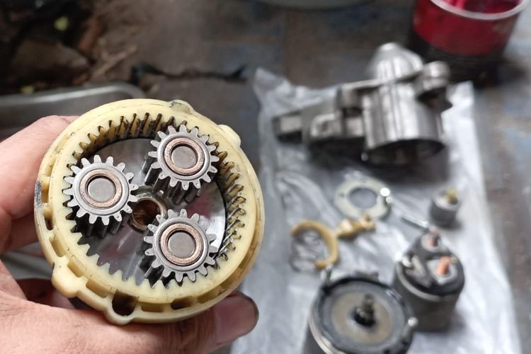 Planetary gear di motor starter